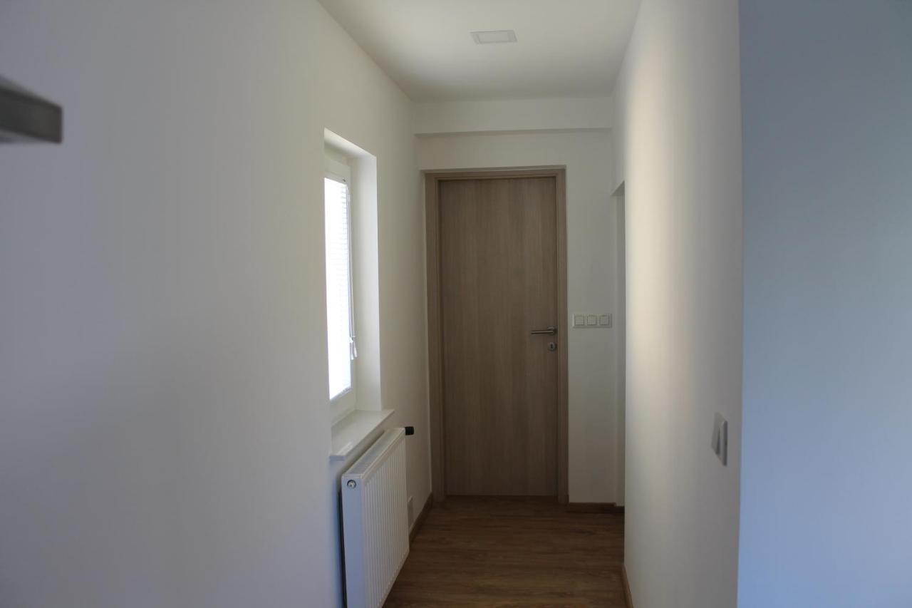 Petite Apartment Марибор Экстерьер фото